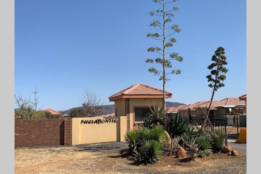 Rhino House With 3 Bedrooms Next To Pilanesberg And Sun City Mogwase 외부 사진
